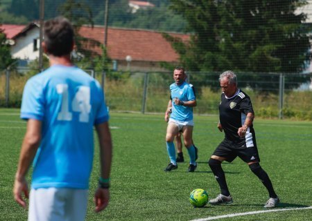 +55 ans jouera en mode football à 8